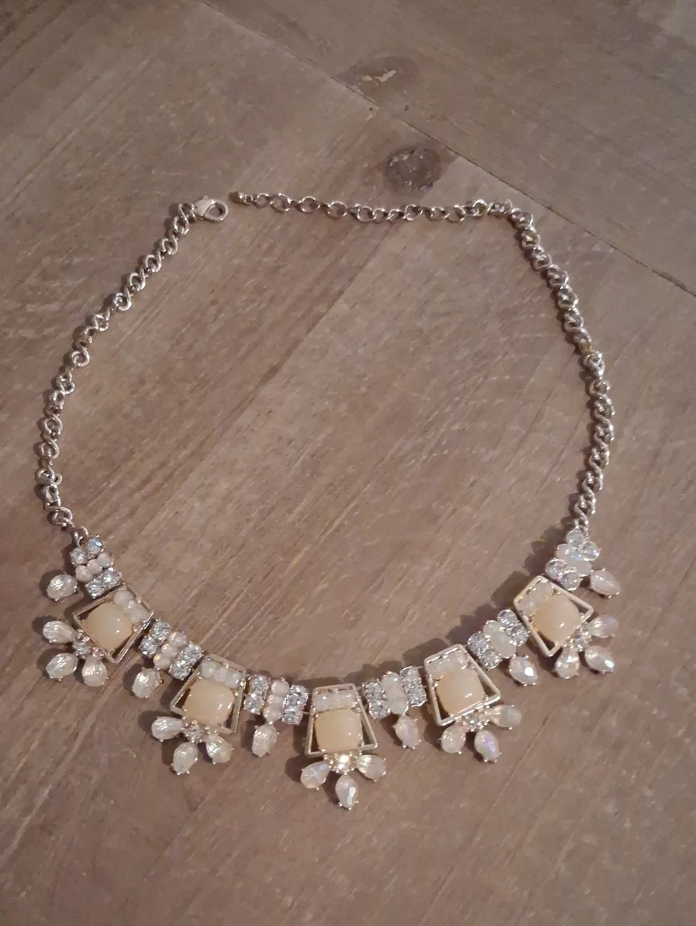 New Elegant Gold and Cream Statement Necklace - Women Jewelry - Picture 4 of 16